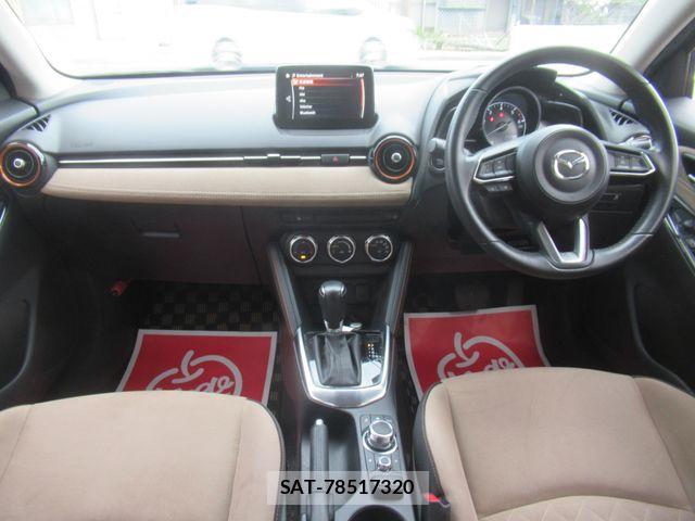 Mazda DEMIO 2017-02 8098936-1
