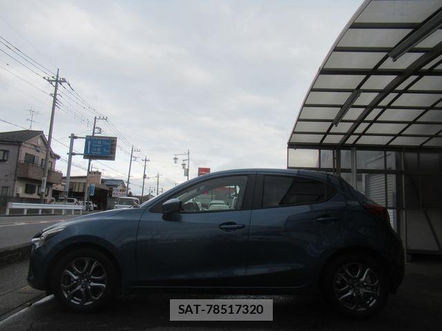 Mazda DEMIO 2017-02 8098936-3