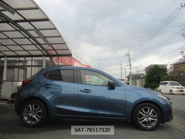 Mazda DEMIO 2017-02 8098936-4