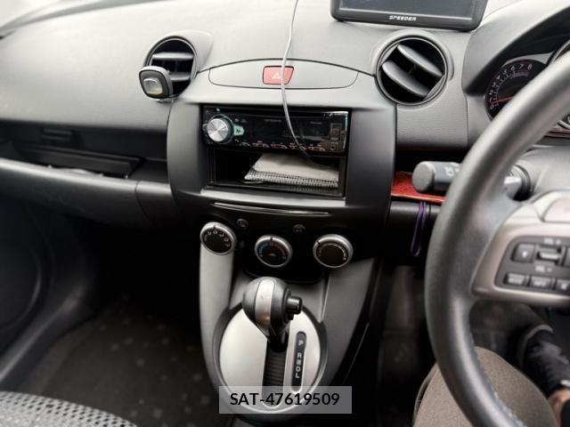 Mazda DEMIO 2012-09 8098956-11