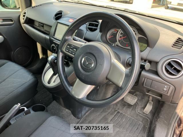 Mazda DEMIO 2014-09 8098953-12