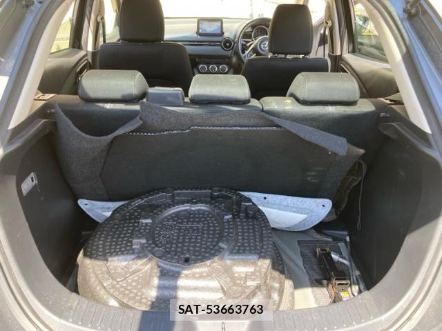 Mazda DEMIO 2016-11 8098945-17