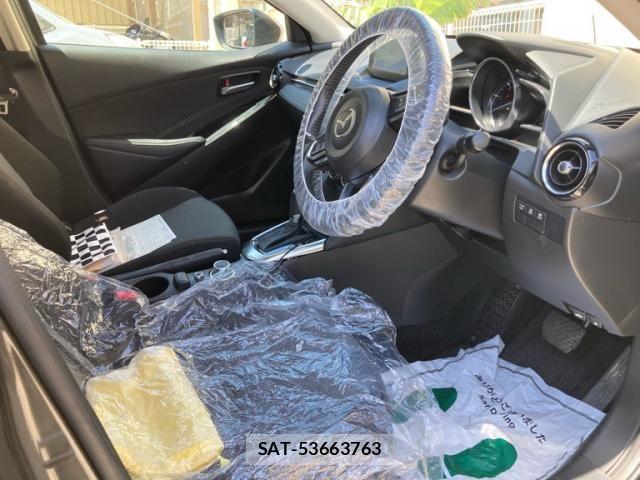 Mazda DEMIO 2016-11 8098945-19