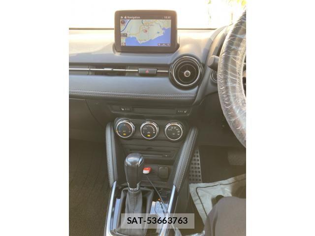 Mazda DEMIO 2016-11 8098945-23