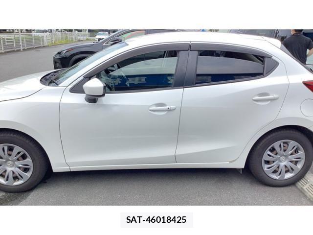 Mazda DEMIO 2015-09 8098946-13