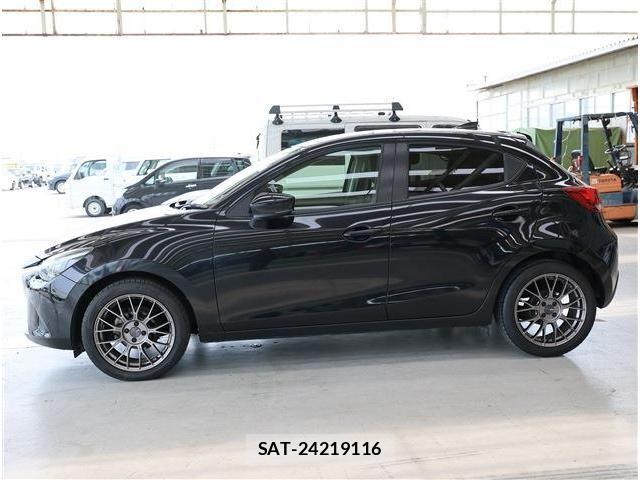 Mazda DEMIO 2017-07 8098934-23