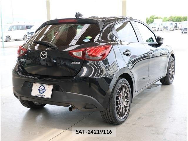 Mazda DEMIO 2017-07 8098934-4