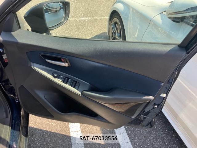 Mazda DEMIO 2015-11 8098938-10