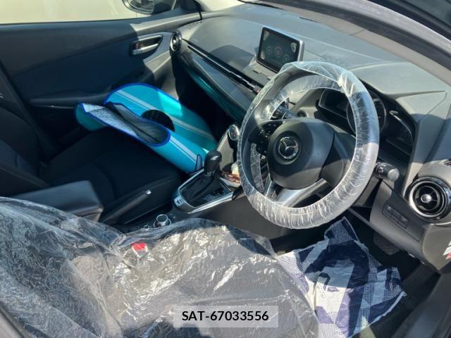 Mazda DEMIO 2015-11 8098938-11