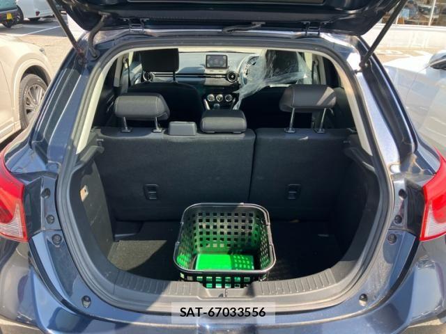 Mazda DEMIO 2015-11 8098938-4