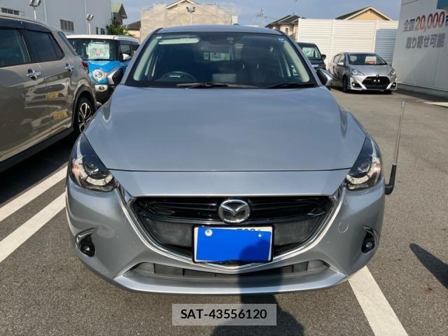 Mazda DEMIO 2017-02 8098935-0