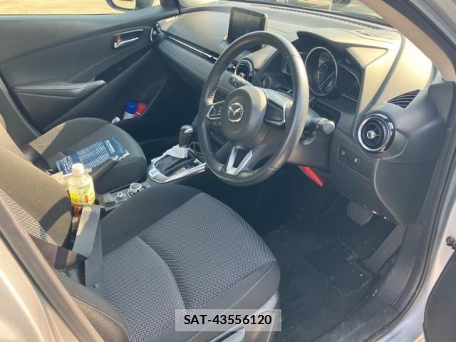 Mazda DEMIO 2017-02 8098935-9