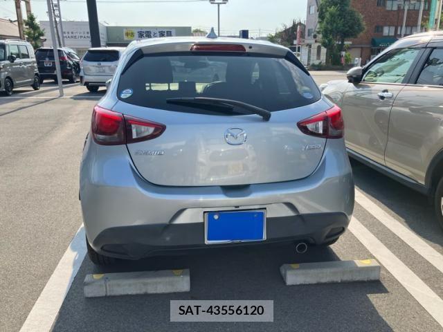 Mazda DEMIO 2017-02 8098935-3