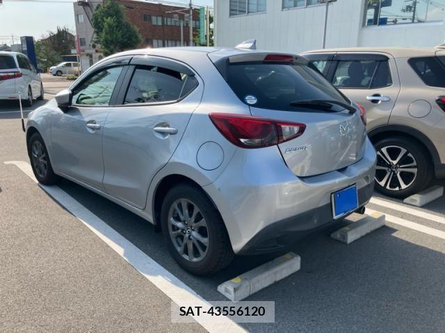 Mazda DEMIO 2017-02 8098935-5