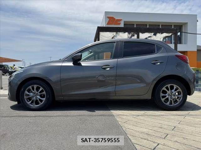 Mazda DEMIO 2018-09 8098933-10