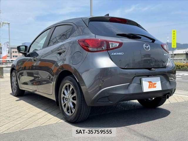 Mazda DEMIO 2018-09 8098933-12