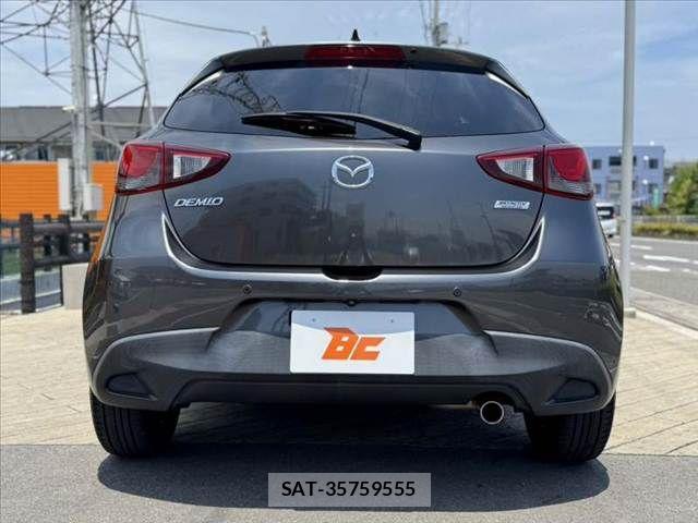 Mazda DEMIO 2018-09 8098933-13