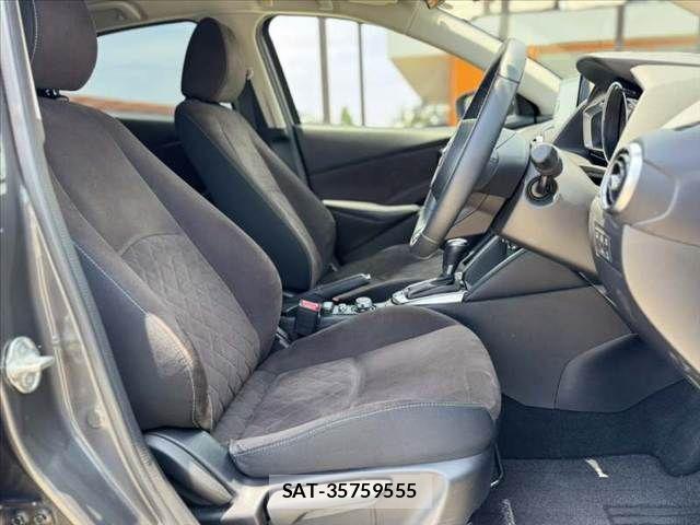 Mazda DEMIO 2018-09 8098933-15
