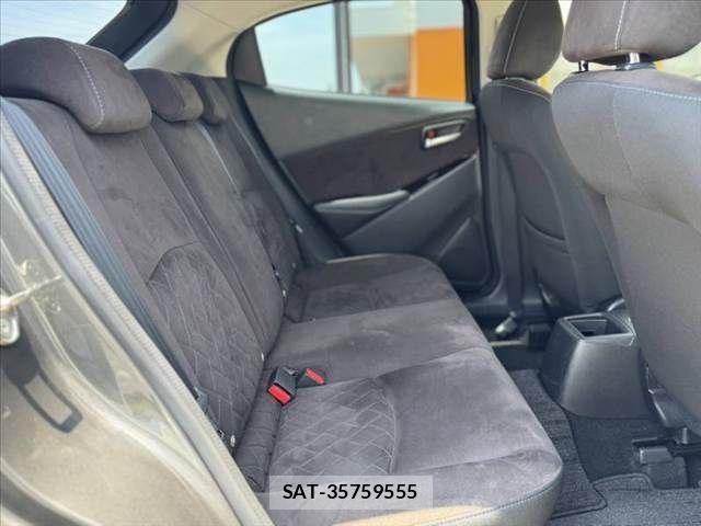 Mazda DEMIO 2018-09 8098933-18