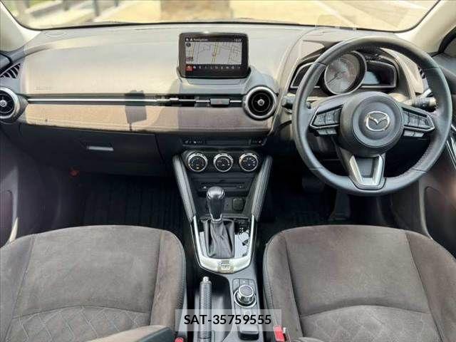 Mazda DEMIO 2018-09 8098933-1
