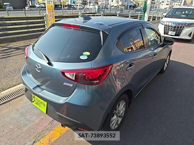 Mazda DEMIO 2016-01 8129844-1