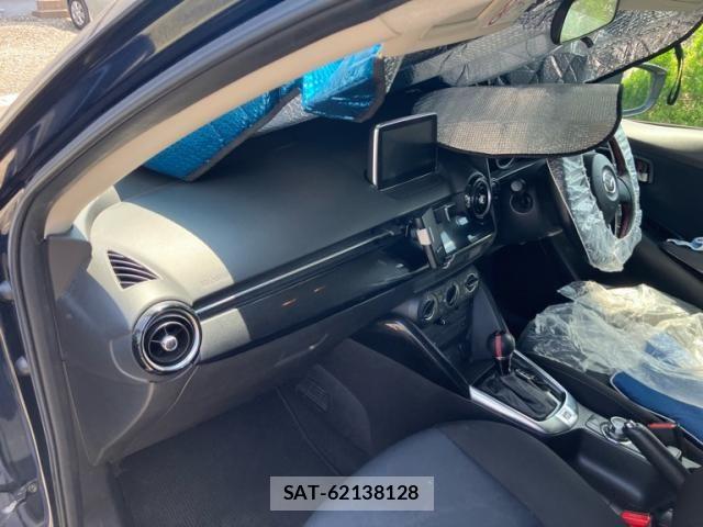 Mazda DEMIO 2014-12 8129872-9