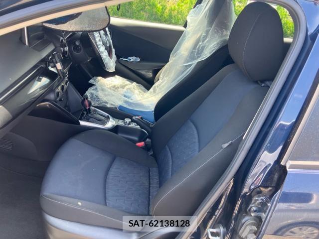 Mazda DEMIO 2014-12 8129872-8