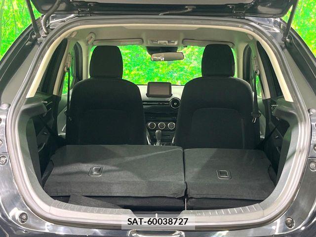 Mazda DEMIO 2017-08 8129858-11