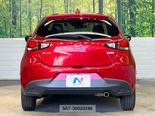 Mazda DEMIO 2017-03 8129857-14