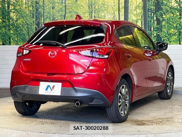 Mazda DEMIO 2017-03 8129857-16