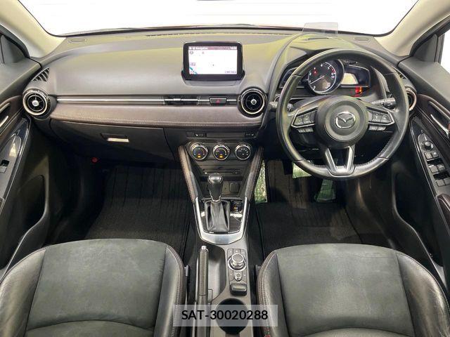 Mazda DEMIO 2017-03 8129857-1