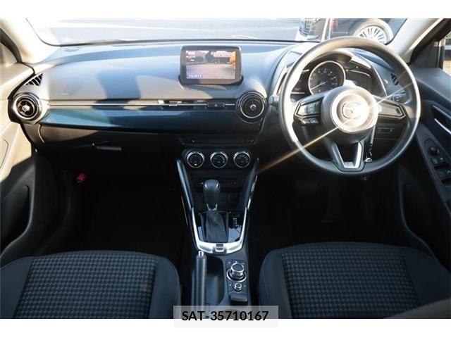 Mazda DEMIO 2017-08 8129845-1