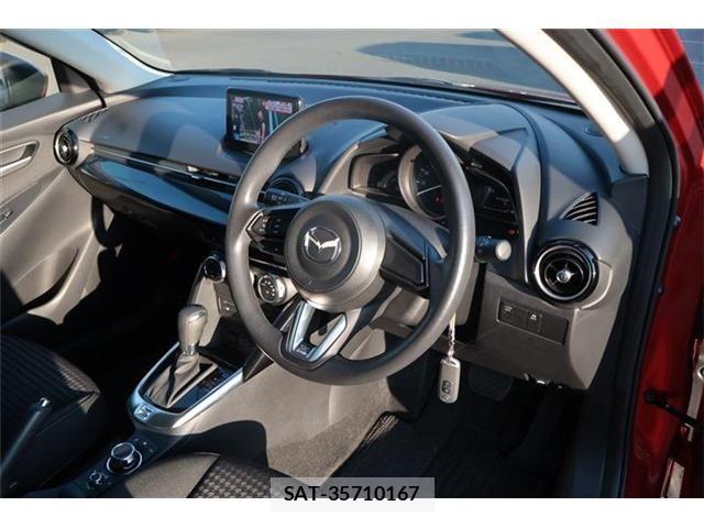 Mazda DEMIO 2017-08 8129845-8