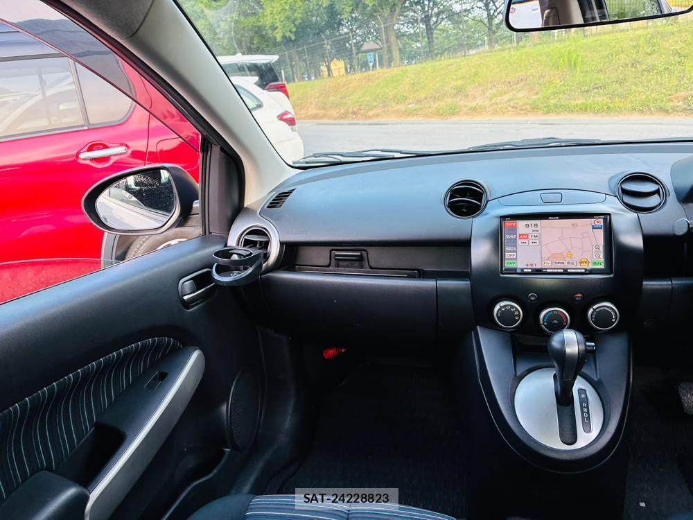 Mazda DEMIO 2009-07 7749855-17
