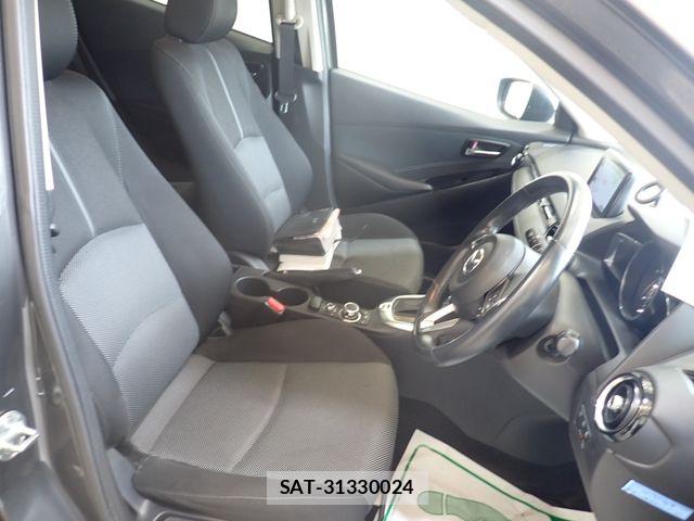 Mazda DEMIO 2019-01 8207332-21
