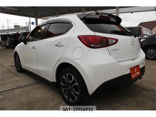 Mazda DEMIO 2017-07 8207336-10