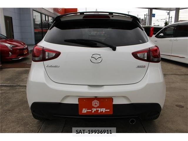 Mazda DEMIO 2017-07 8207336-11