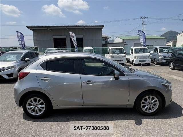 Mazda DEMIO 2015-05 8207338-10
