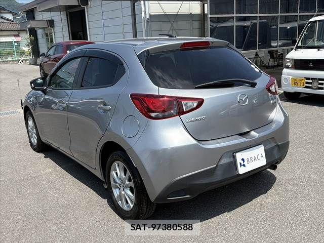 Mazda DEMIO 2015-05 8207338-12