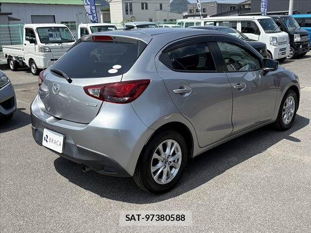 Mazda DEMIO 2015-05 8207338-14
