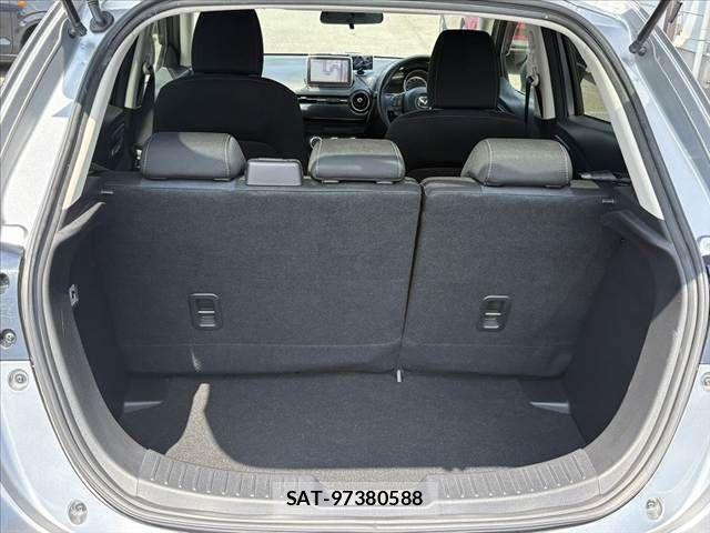Mazda DEMIO 2015-05 8207338-15