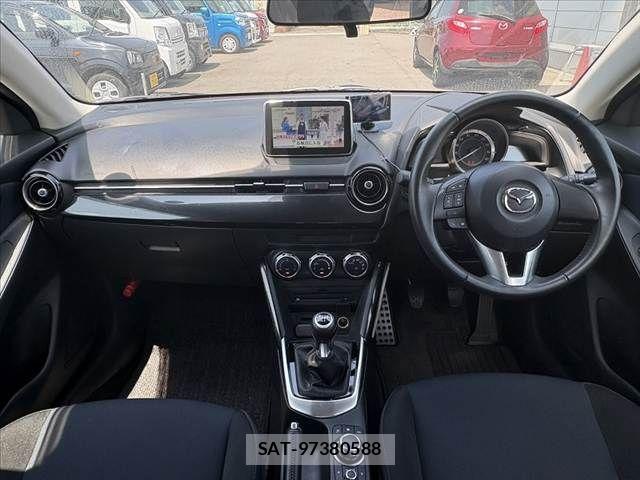 Mazda DEMIO 2015-05 8207338-1