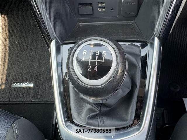 Mazda DEMIO 2015-05 8207338-2