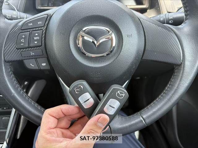 Mazda DEMIO 2015-05 8207338-6