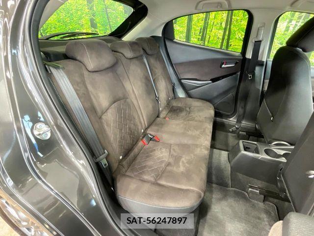 Mazda DEMIO 2019-03 8207330-8