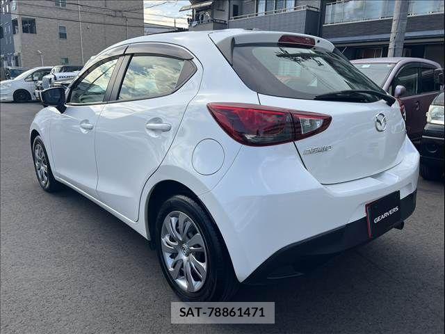 Mazda DEMIO 2017-07 8207339-9