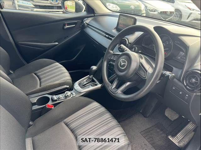 Mazda DEMIO 2017-07 8207339-12