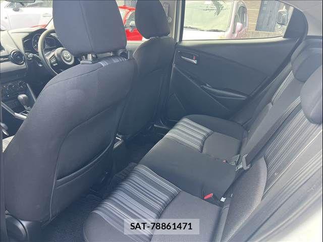 Mazda DEMIO 2017-07 8207339-15