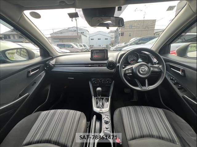 Mazda DEMIO 2017-07 8207339-2