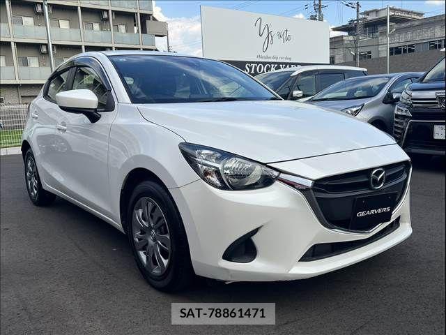 Mazda DEMIO 2017-07 8207339-4